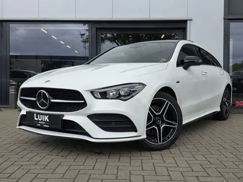 Mercedes-Benz CLA-Klasse Shooting Brake 250 e AMG Line + PANO DAK + KEYLESS + CAMERA + LED