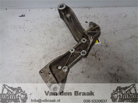 Volkswagen Golf 2008-2012 Draagarmsteun links voor