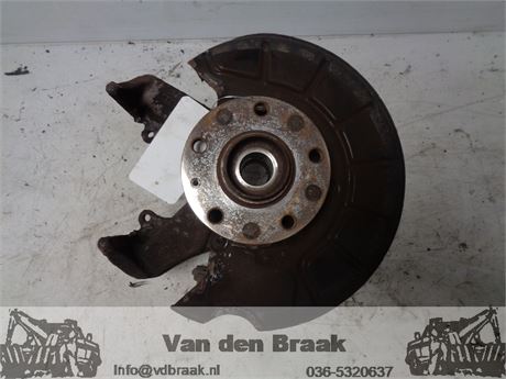 Volkwagen Golf 1.2 TSi 2009-2012 Fusee links voor