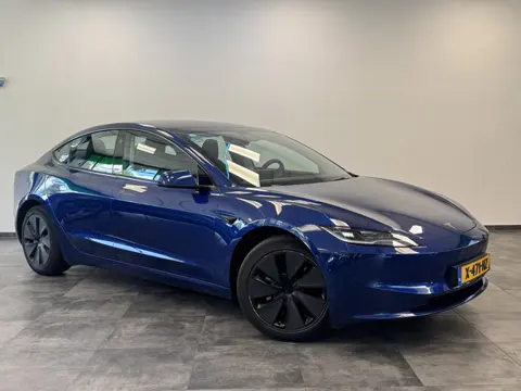 Tesla Model 3 RWD 60 kWh Panoramadak Leder Full-led NAP! * Hemelvaartsdag geopend van 12:00 tot 17:0
