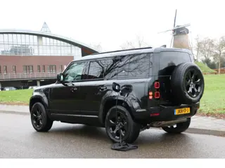 Land Rover Defender 110 2.0 P400e PHEV Hybride 110 HSE Aut Blackout Edition Pano 1e eigenaar Nieuw S