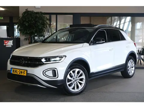 Volkswagen T-Roc 1.5 TSI Life 150PK DSG Pano IQ Led Leder Cam