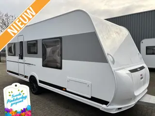 LMC Style Special 450 D met queensbed