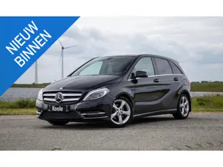 Mercedes-Benz B-klasse 180 Ambition AUTOMAAT / CRUISE CONTROLE / NAVI / TREKHAAK / LEER