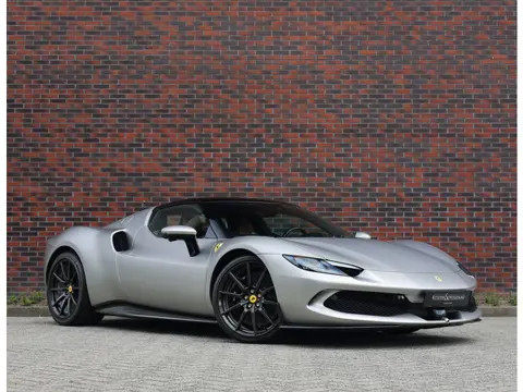 Ferrari 296 GTB 3.0 V6 | Atelier - Lift - Carbon (bj 2023)