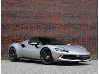 Ferrari 296 GTB 3.0 V6 | Atelier - Lift - Carbon (bj 2023)