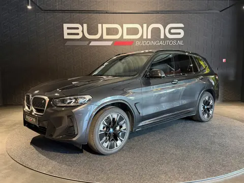 BMW iX3 High Exe 80 kWh | M-sport | Camera | Pano