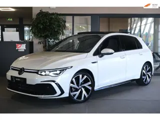 Volkswagen Golf 8 1.5 eTSI R-Line DSG Pano Navi Acc Pdc Cam IQ Led