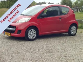 Peugeot 107 1.0-12V XR Hemelvaartsdag geopend van 09:00- tot 16:00 uur