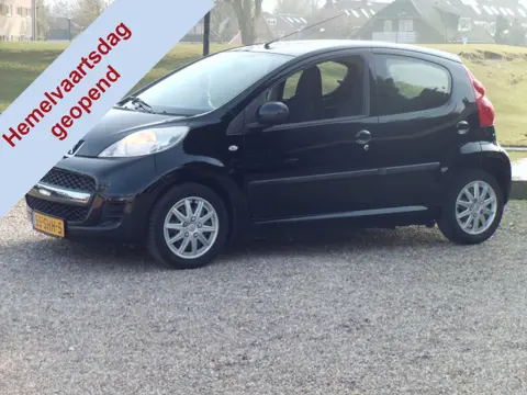 Peugeot 107 1.0-12V XS - Airco Hemelvaartsdag geopend van 09:00- tot 16:00 uur