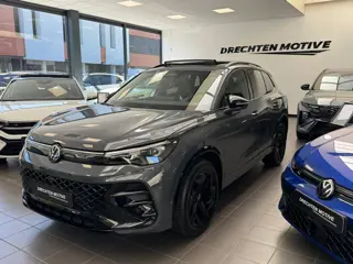 Volkswagen Tiguan 1.5 eTSI R-Line / Pano / 360 Camera / Massage /