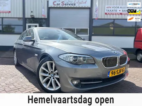 BMW 5-serie 520i High Executive NIEUWE KETTING/LEDER/AUT/SFEER