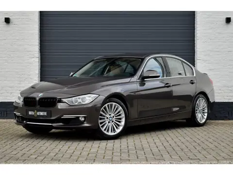 BMW 3-serie 328i High Executive | Camera | H&K | Xenon |