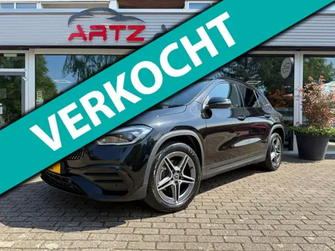 Mercedes-Benz GLA-klasse 250 e AMG Black Line I Panoramadak I Multibeam l SOH 96.7%