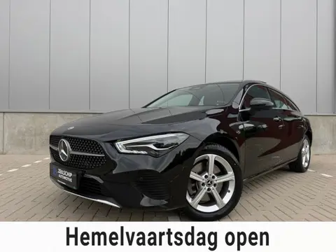 Mercedes-Benz CLA-klasse Shooting Brake 250e Facelift |PANO|SFEER|CAMERA|TREKHAAK|BOMVOL