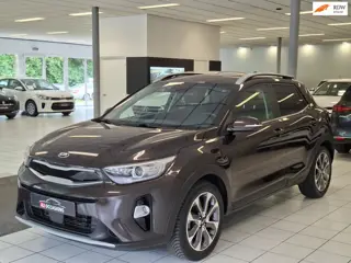 Kia Stonic 120pk Leder/Navi/Trekhaak/Carplay/Android auto/Camera