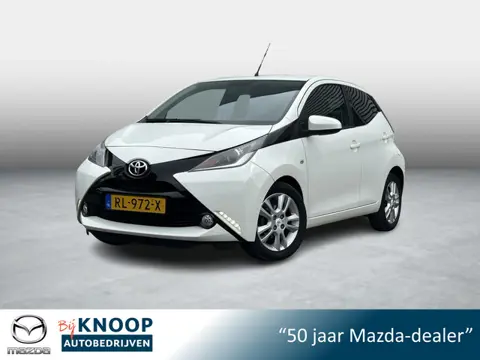 Toyota Aygo 1.0 VVT-i x-joy | Dealeronderhouden | Camera | Navi | LM-velgen |