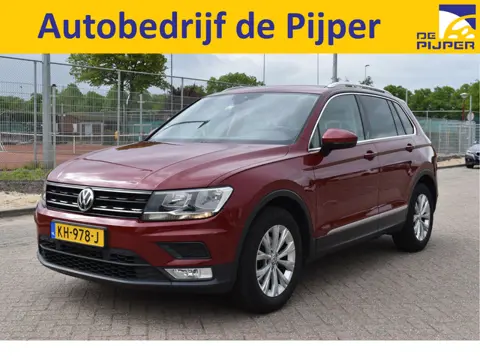 Volkswagen Tiguan 1.4 TSI ACT Connected Series NL-Auto | Zelf nieuw geleverd | NAP | Boekjes