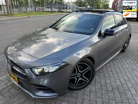 Mercedes-Benz A-klasse 180 PRESTIGE AMG 2020 PANO LEDER ALCANTARA CARPLAY
