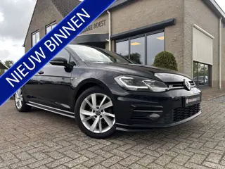 Volkswagen Golf Variant 1.5 eTSI R-Line Automaat Panoramadak / Trekhaak / Full LED
