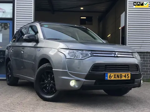 Mitsubishi Outlander 2.0 PHEV Business Edition|Trekhaak|Navi|Camera|Keyless
