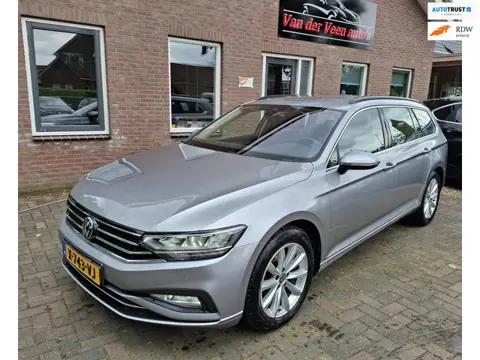 Volkswagen Passat Variant 1.5 TSI Business +. 100 % onderhouden & zeer luxe o.a. camera, navi, cruis