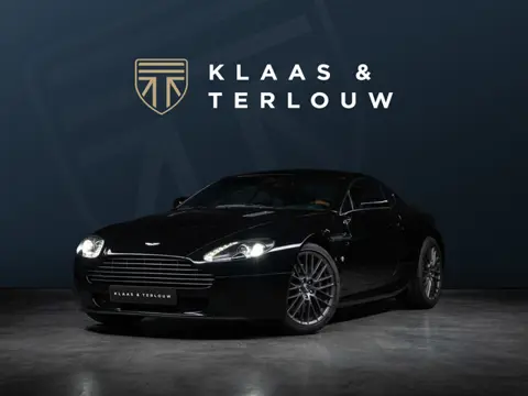 Aston Martin V8 Vantage 4.3 Sportshift | Een handgebouwd icoon van stijl, geluid en karakter