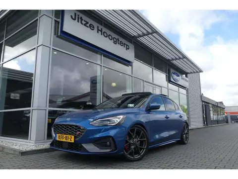 Ford Focus 2.3 EcoBoost ST-3 PERFORMANCE PACK, H&R, PANO, HUD, WINTER PACK, ADAPT. CRUISE, CLIMA, NA