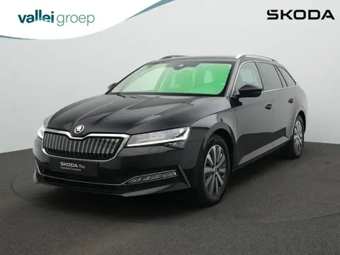 Skoda Superb 1.4 TSI 218 pk iV Style | Trekhaak | Geheugenstoel | Matrix LED | Achteruitrijcamera | 