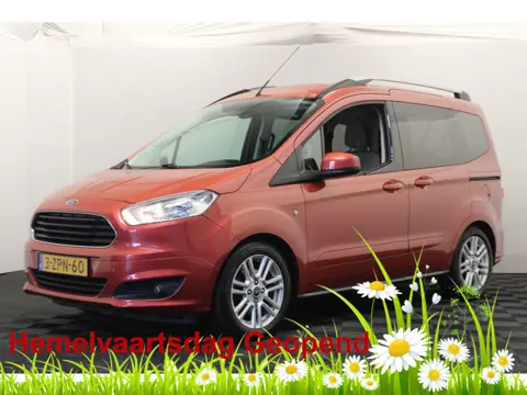 Ford Tourneo Courier 1.0 Titanium *Hemelvaart open*