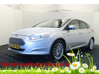 Ford Focus Titanium Electric *Hemelvaart open* (bj 2013)