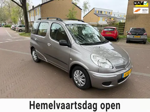 Toyota Yaris Verso AUTOMAAT / Airco / Parkeersensoren achter / Leuke auto