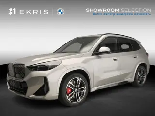 BMW iX1 eDrive20 M Sport Edition / Trekhaak / Panoramadak / Driving assist plus / Adaptief onderstel