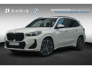 BMW X1 sDrive20i M Sport Pro / Trekhaak / Panoramadak / Keyless entry / Adaptieve LED koplampen / St