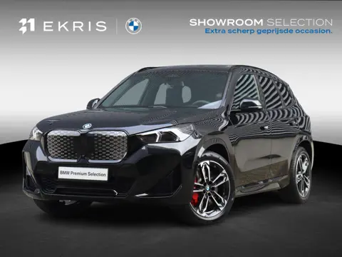 BMW iX1 eDrive20 | M Sportpakket Pro | Panodak | Head-Up | Trekhaak | Harman Kardon | Elektr. Stoele