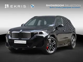 BMW iX1 eDrive20 | M Sportpakket Pro | Panodak | Head-Up | Trekhaak | Harman Kardon | Elektr. Stoele