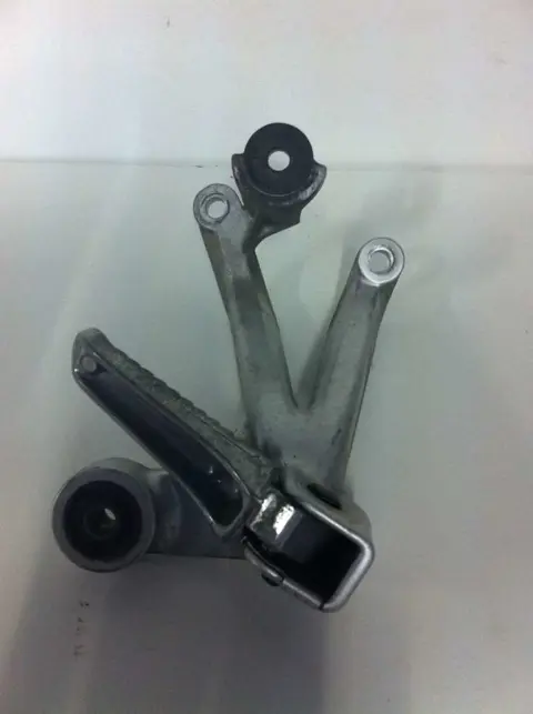 Pillion step right Suzuki GSX R 750 1996 - 2000