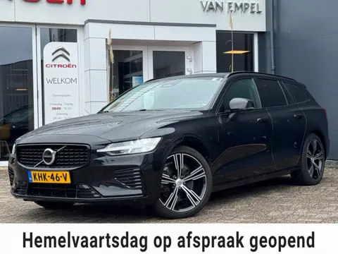 Volvo V60 2.0 T6 Plug-in hybrid AWD Ultimate Dark Long Range | Trekhaak | 100% SOH | Leder + Memory 