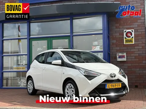 Toyota Aygo 1.0 VVT-i x-play | Airco Apple | Carplay/Android Auto