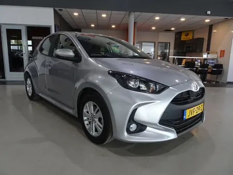 Toyota Yaris 1.5 Hybrid Comfort | Camera | Carplay | Adaptief Cruise | Fabrieksgarantie