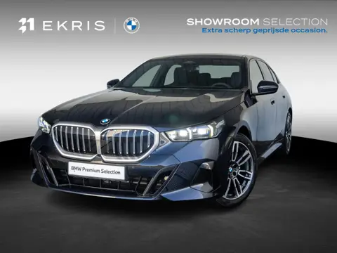BMW 5 Serie Sedan 520i | M Sportpakket | Innovation Pack | Stuurwielrand verwarmd | Comfort Access |