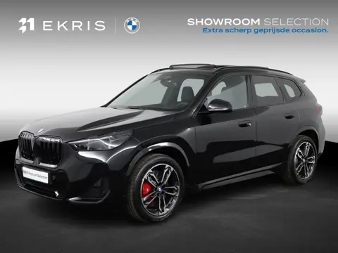 BMW X1 sDrive20i M Sportpakket Pro | Trekhaak | Panoramadak | Driving Assistant Plus | Harman-Kardon