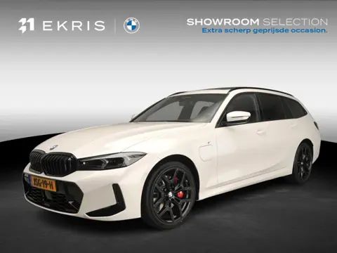 BMW 3 Serie Touring 330e | M-Sportpakket | LED | Leder | HUD | Active cruise | Panoramadak | Trekhaa