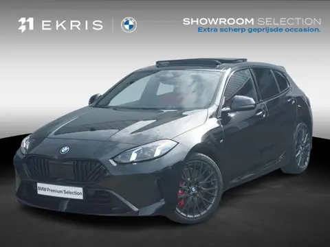 BMW 1 Serie 5-deurs 120 M Sportpakket Pro 19'' / Harman Kardon / Panoramadak / Comfort Access | Lent