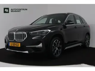 BMW X1 SDrive20i Business Edition Plus (TREKHAAK, STOELVERWARMING, CAMERA, SFEERVERLICHTING, DIGITAL