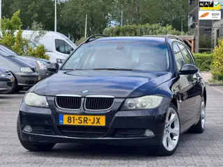 BMW 3-serie Touring 318d High Executive | APK 23-02-2027 | Airco | Parkeersensor | Trekhaak | Sports
