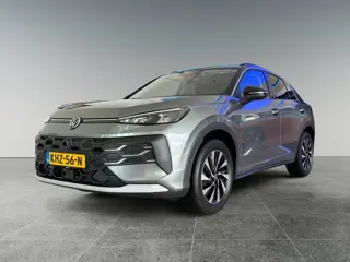 Volkswagen T-Roc 1.5 eTsi Life First Edition 116PK DSG | Trekhaak | Stuurverwarming | Zwart dak
