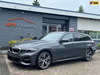 BMW 3-serie Touring 330e xDrive M-sport pano trekh laser 19"