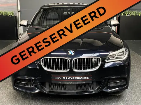 BMW 5-serie M550d xDrive 381PK GLASDAK HUD B&O LEER NAP NIGHTVISION SOFTCLOSE