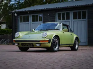PORSCHE 911 3.0SC Targa - Lind Green Metallic